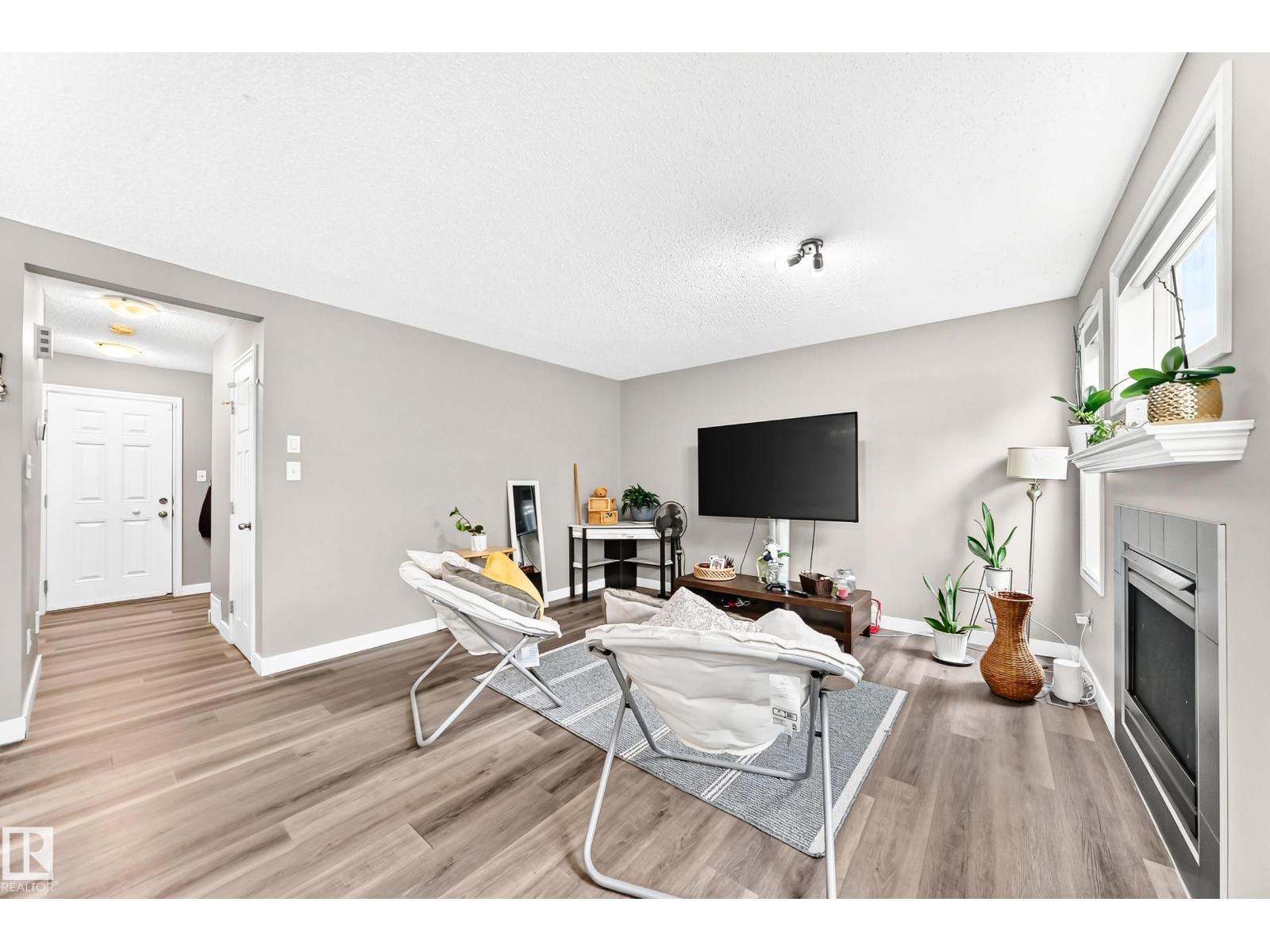 6123 13 AV SW - 18