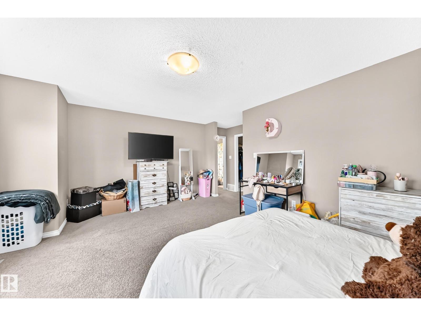 6123 13 AV SW - 25