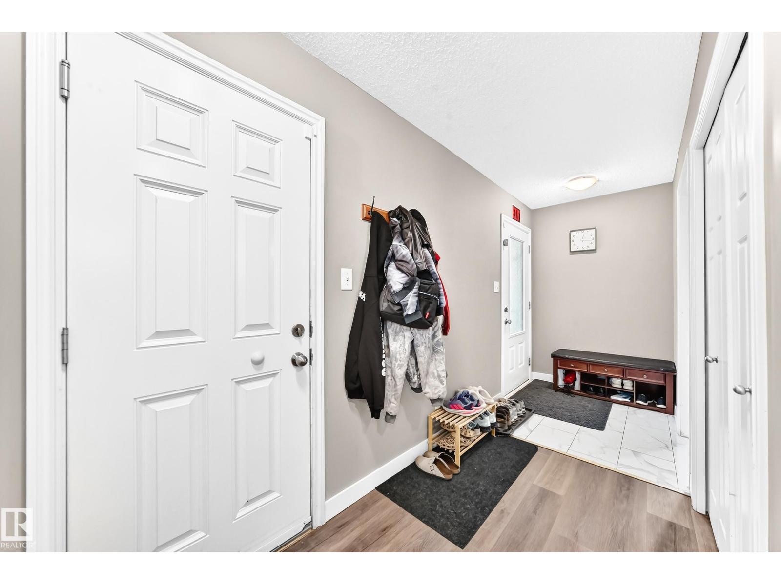 6123 13 AV SW - 3