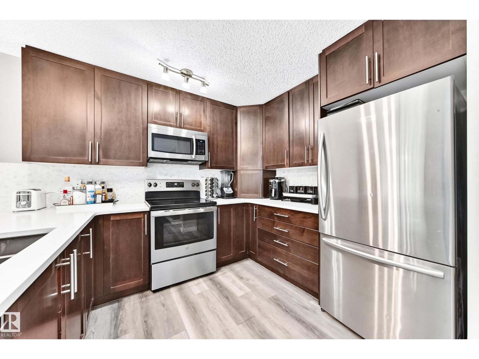 6123 13 AV SW - 7