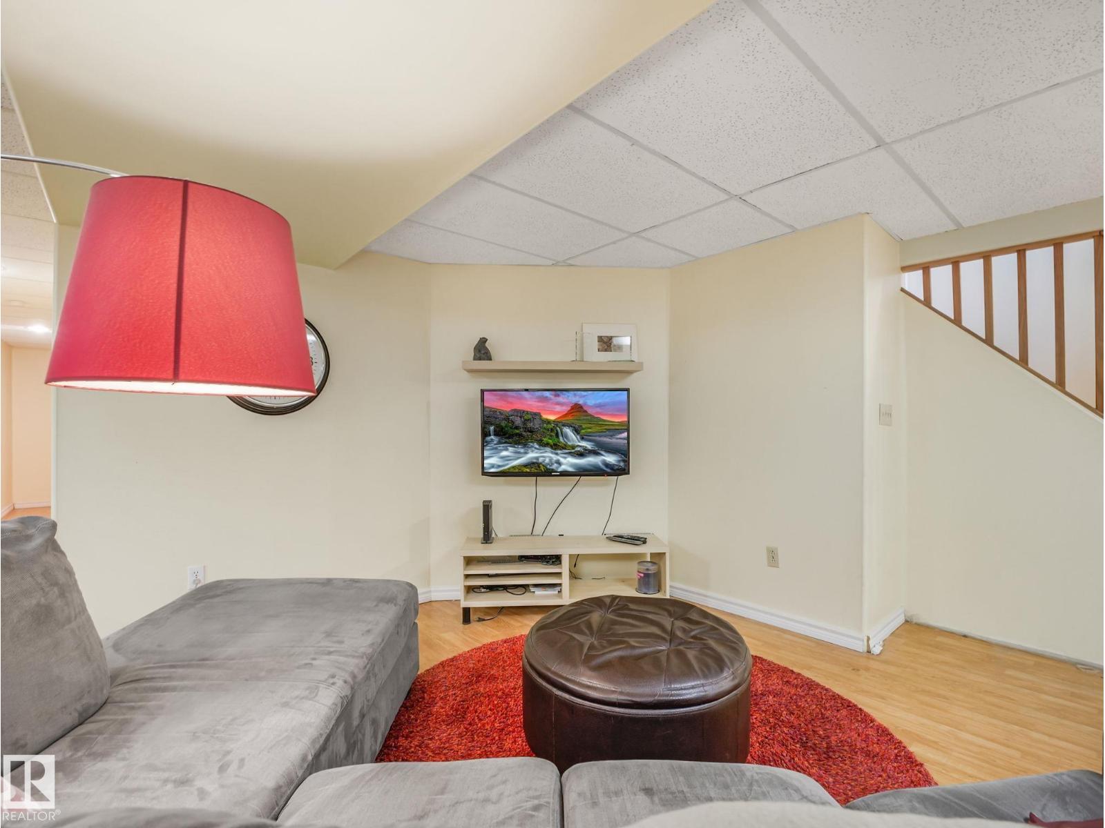 32 Malvern DR — photo 39