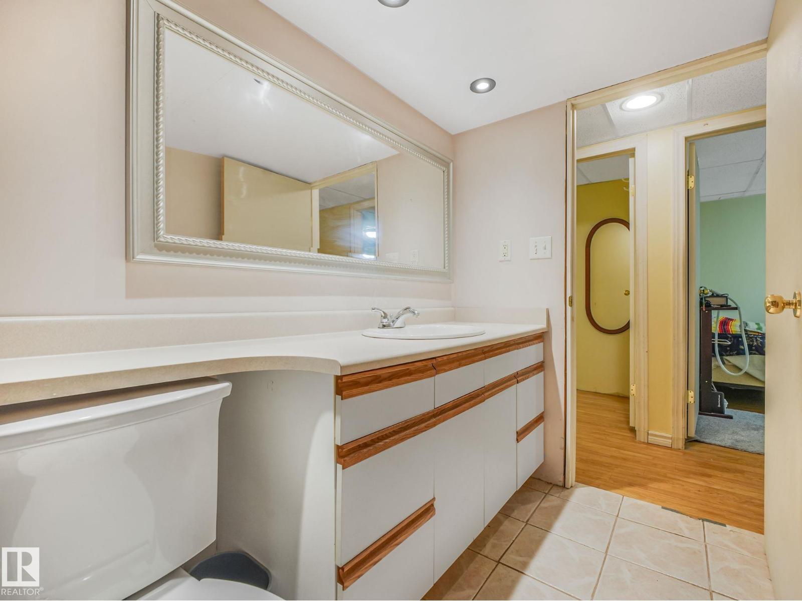 32 Malvern DR — photo 45