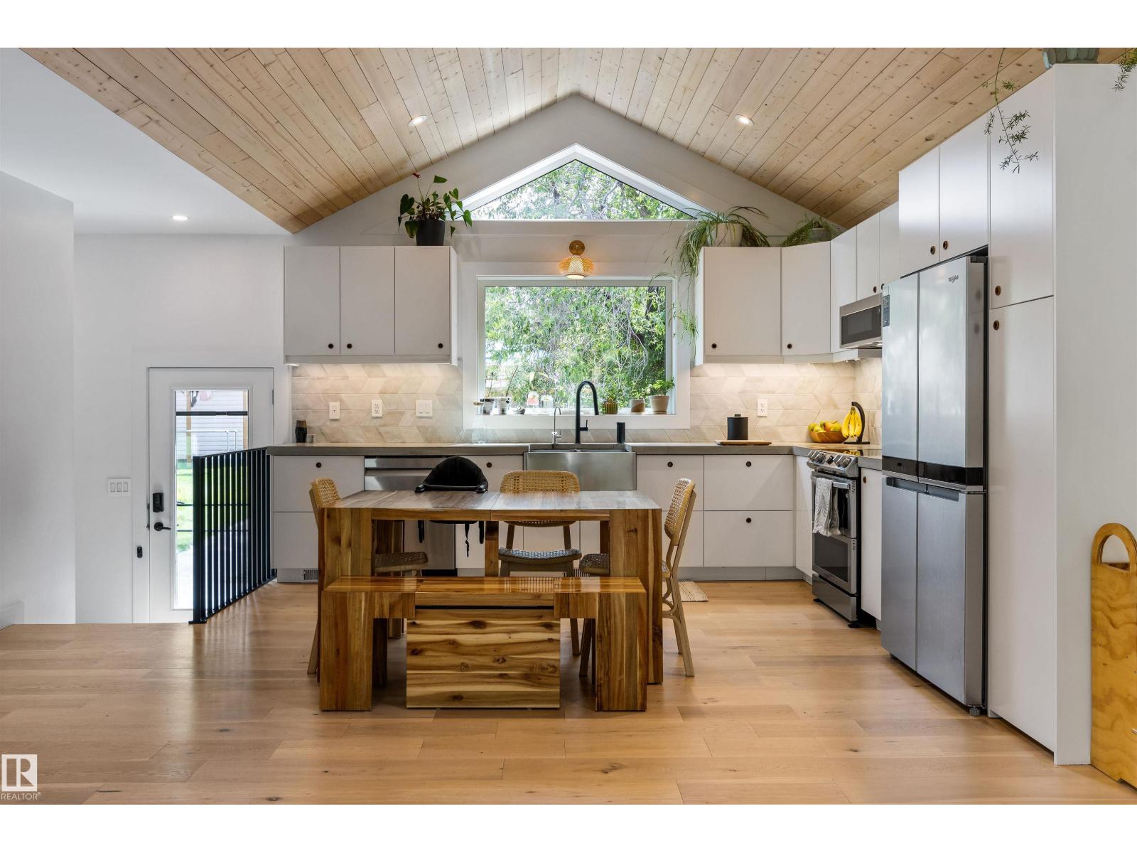 12 BELMONT DR - 10