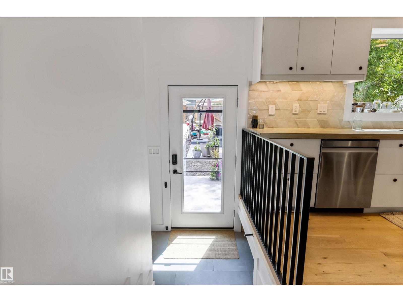 12 BELMONT DR - 14