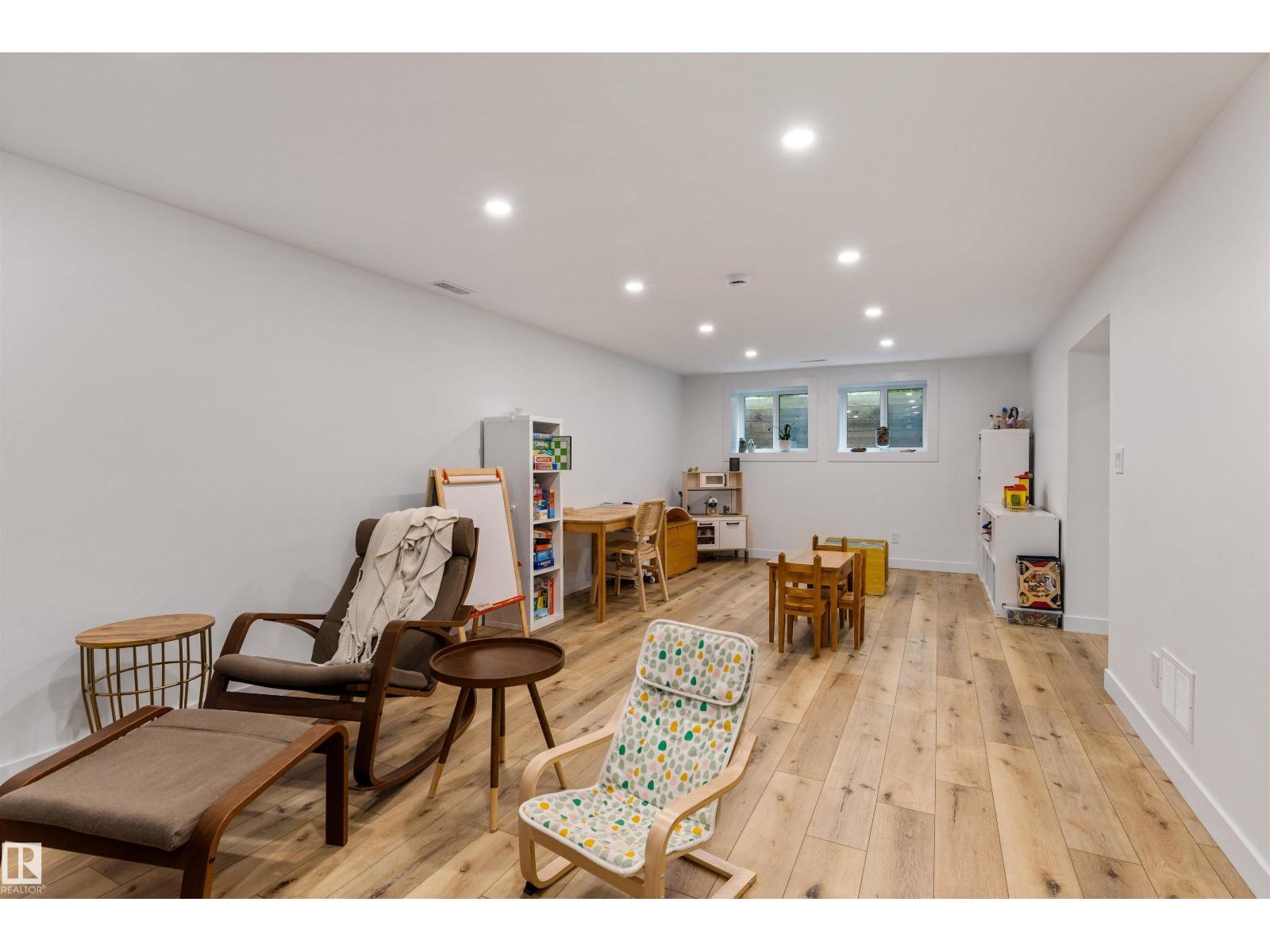 12 BELMONT DR - 27