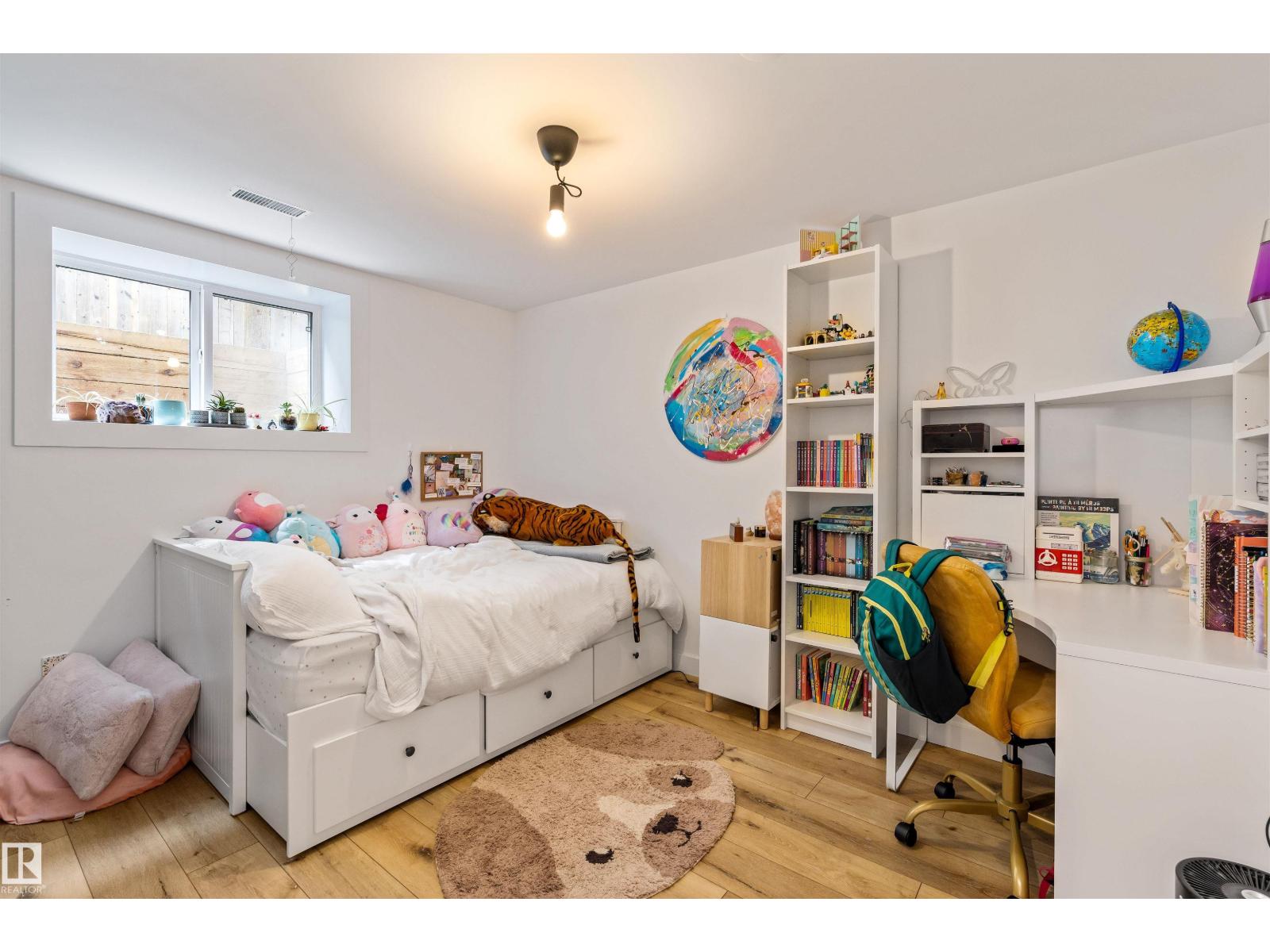 12 BELMONT DR - 28