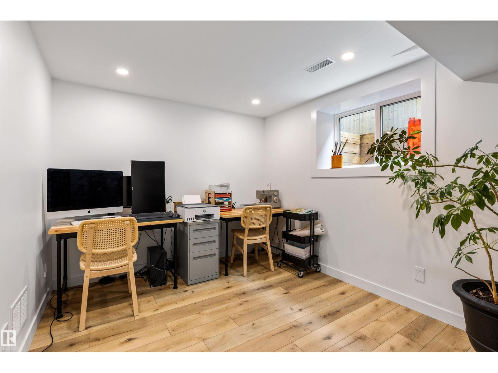 12 BELMONT DR - 30