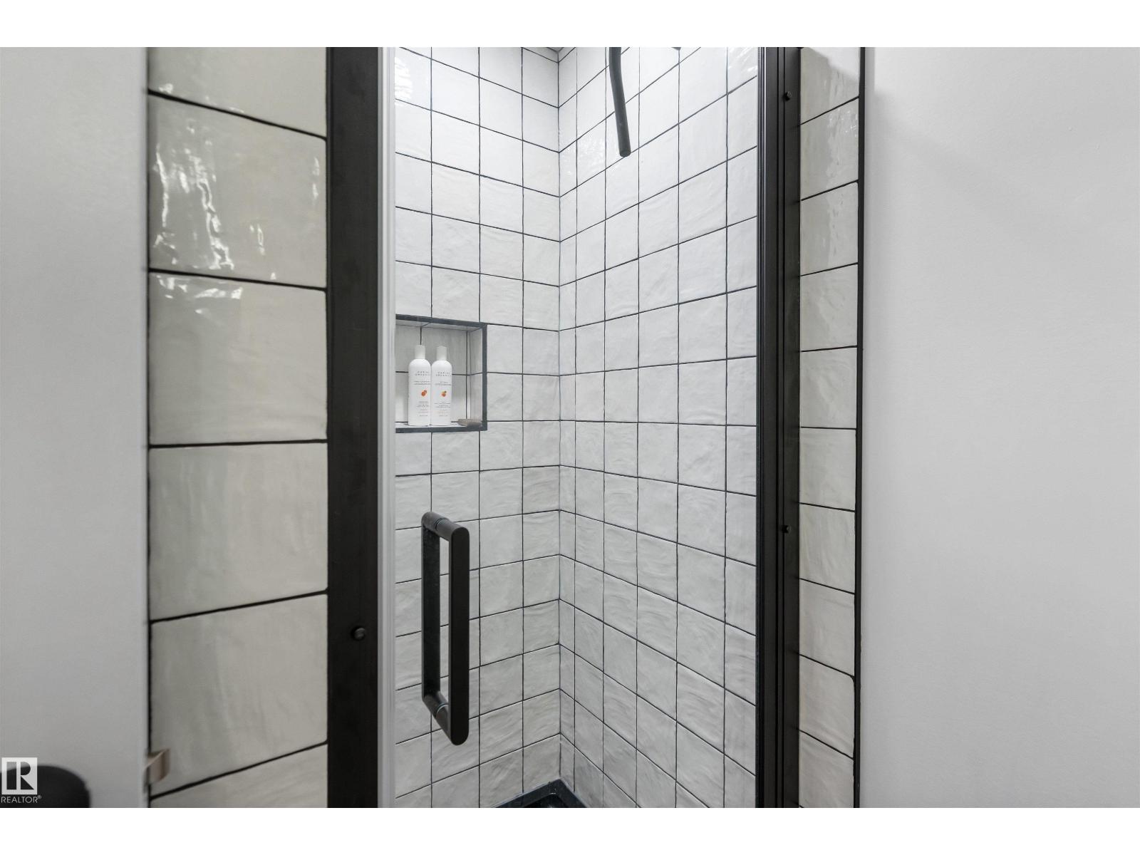 12 BELMONT DR - 33