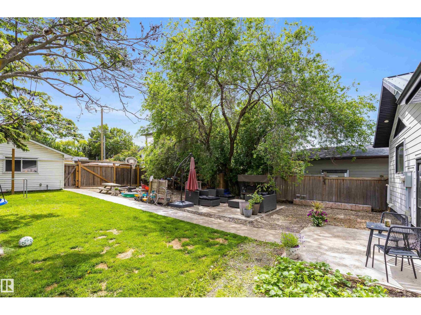 12 BELMONT DR - 34