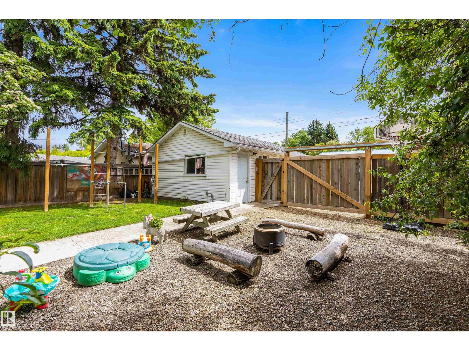 12 BELMONT DR - 37