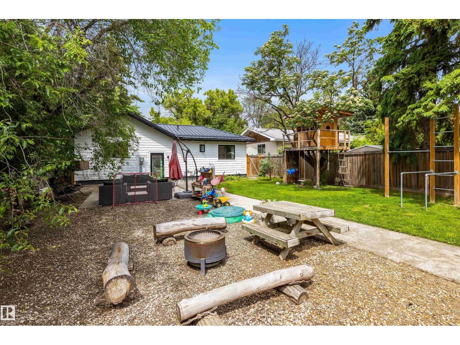 12 BELMONT DR - 38