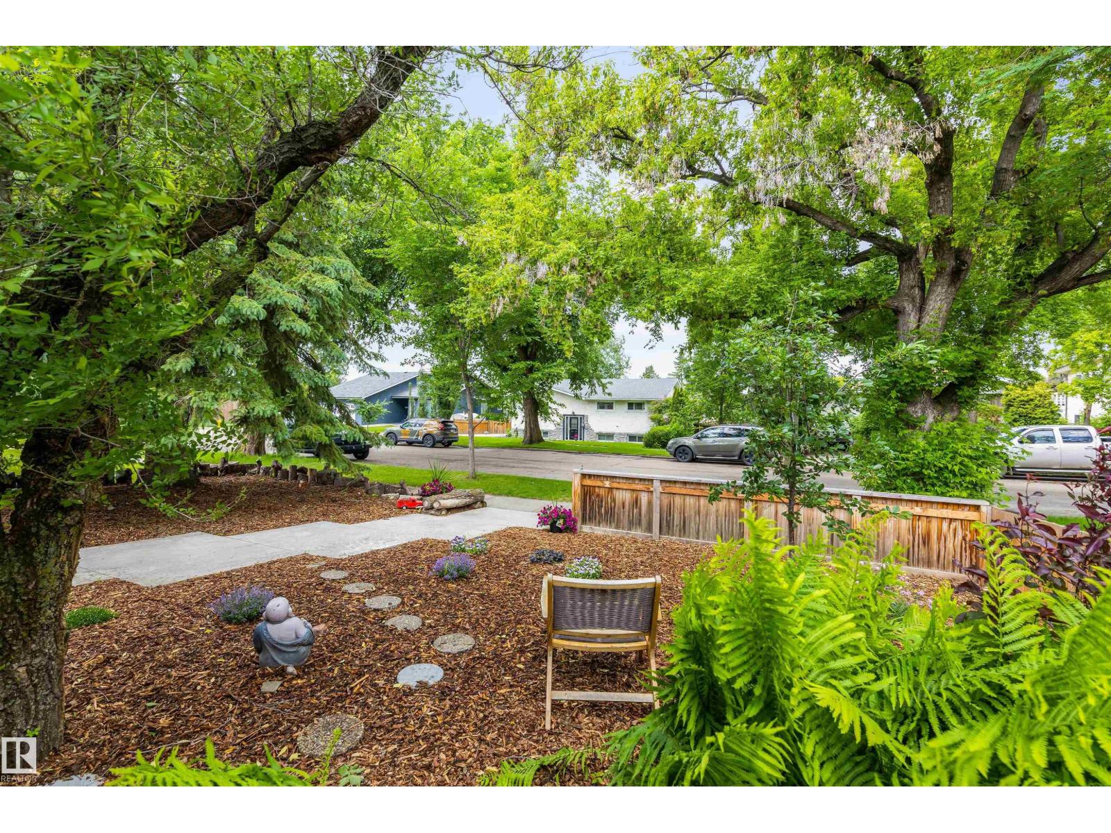 12 BELMONT DR - 4