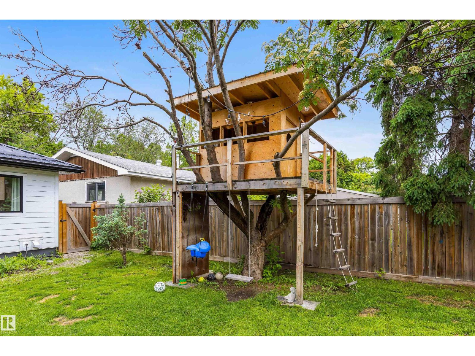 12 BELMONT DR - 40