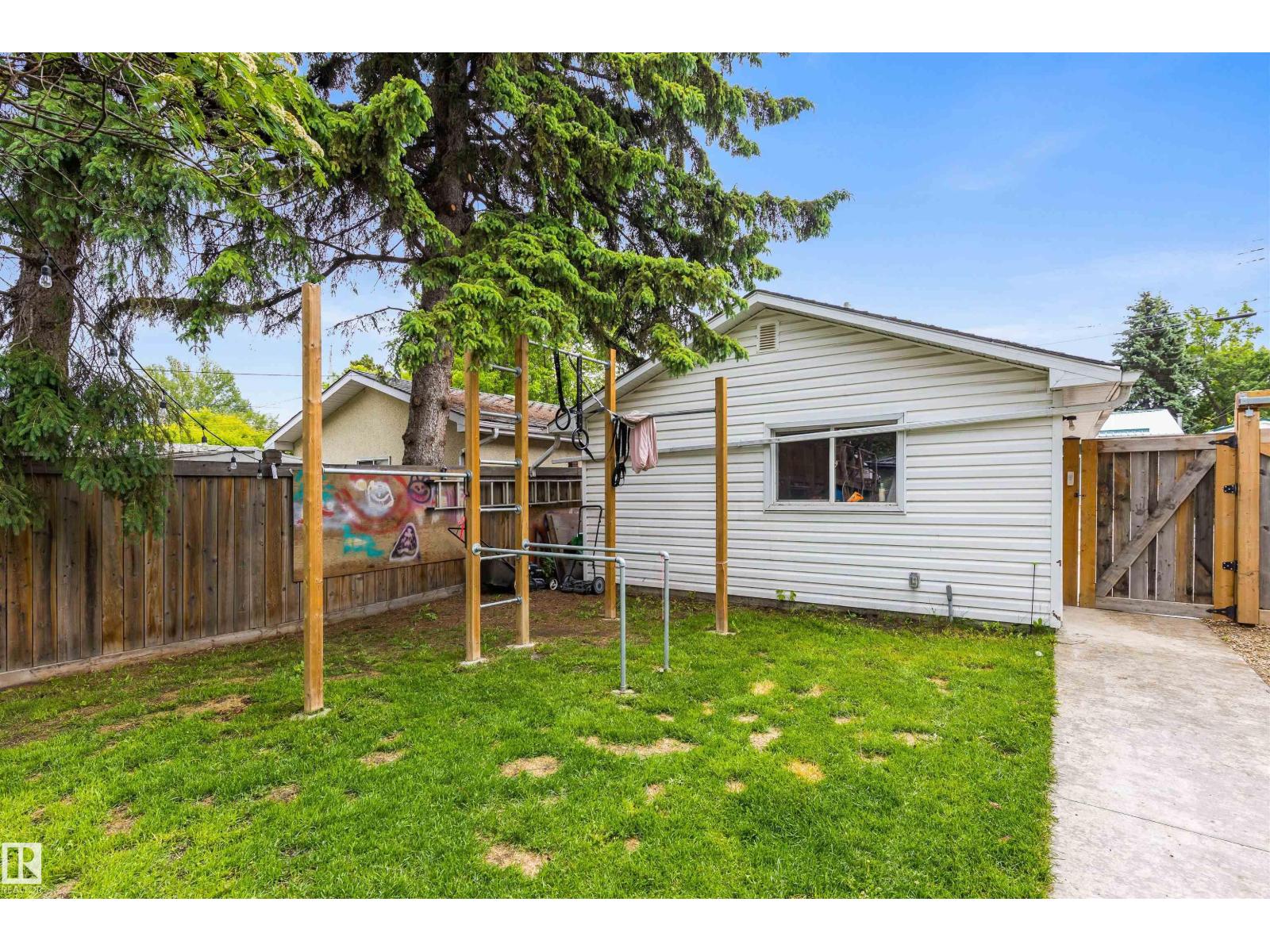 12 BELMONT DR - 41