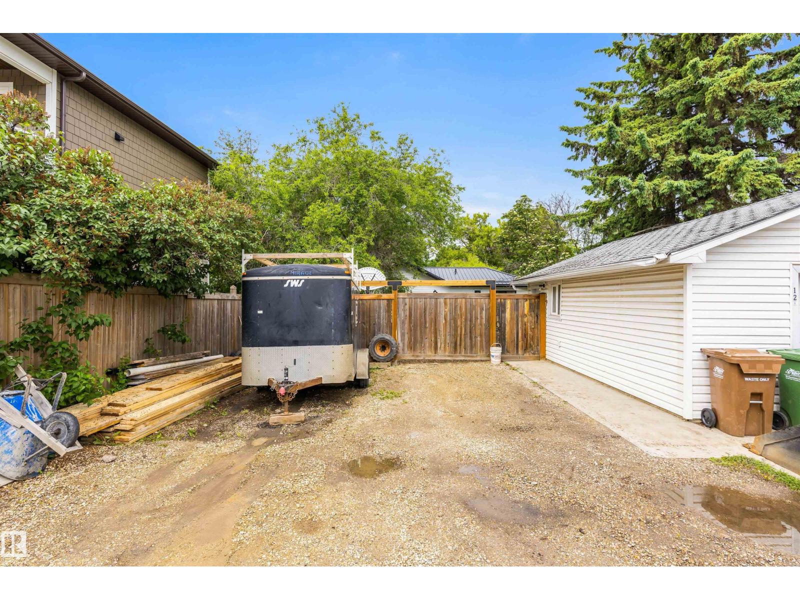 12 BELMONT DR - 43