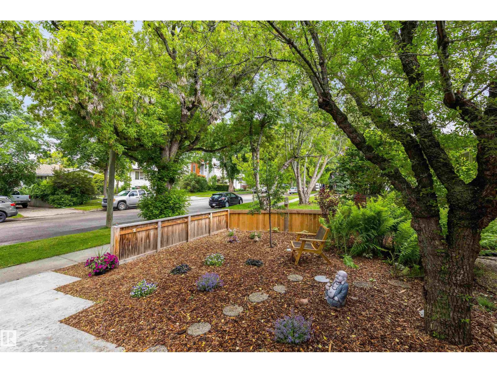 12 BELMONT DR - 5