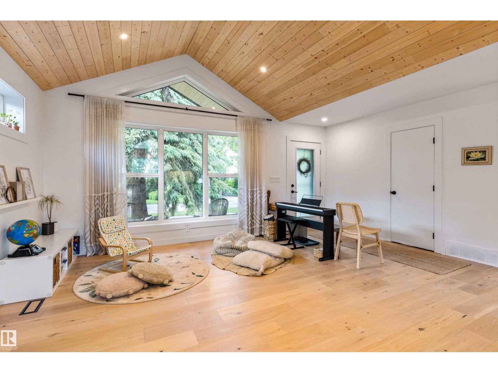 12 BELMONT DR - 8