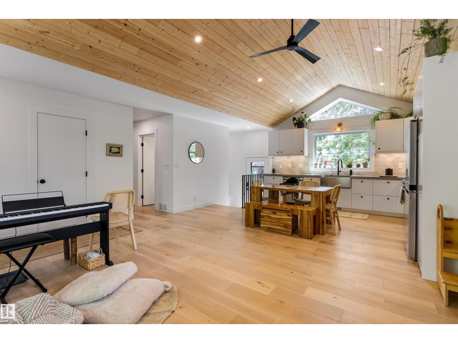 12 BELMONT DR - 9
