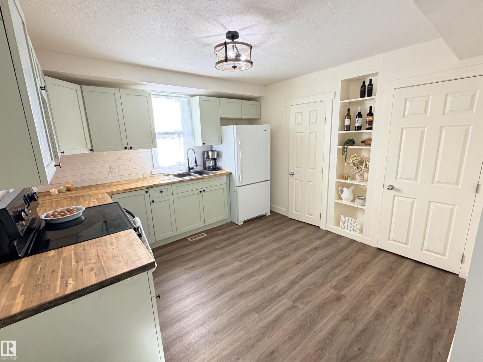 24423 TWP ROAD 605A - 25