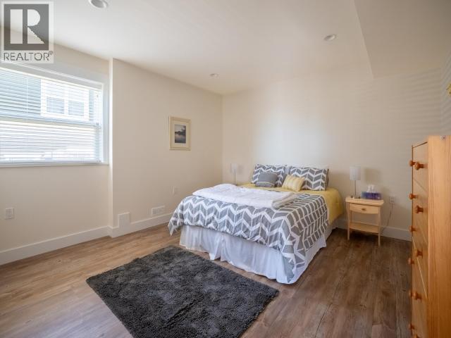 5423 HEMLOCK STREET - 27