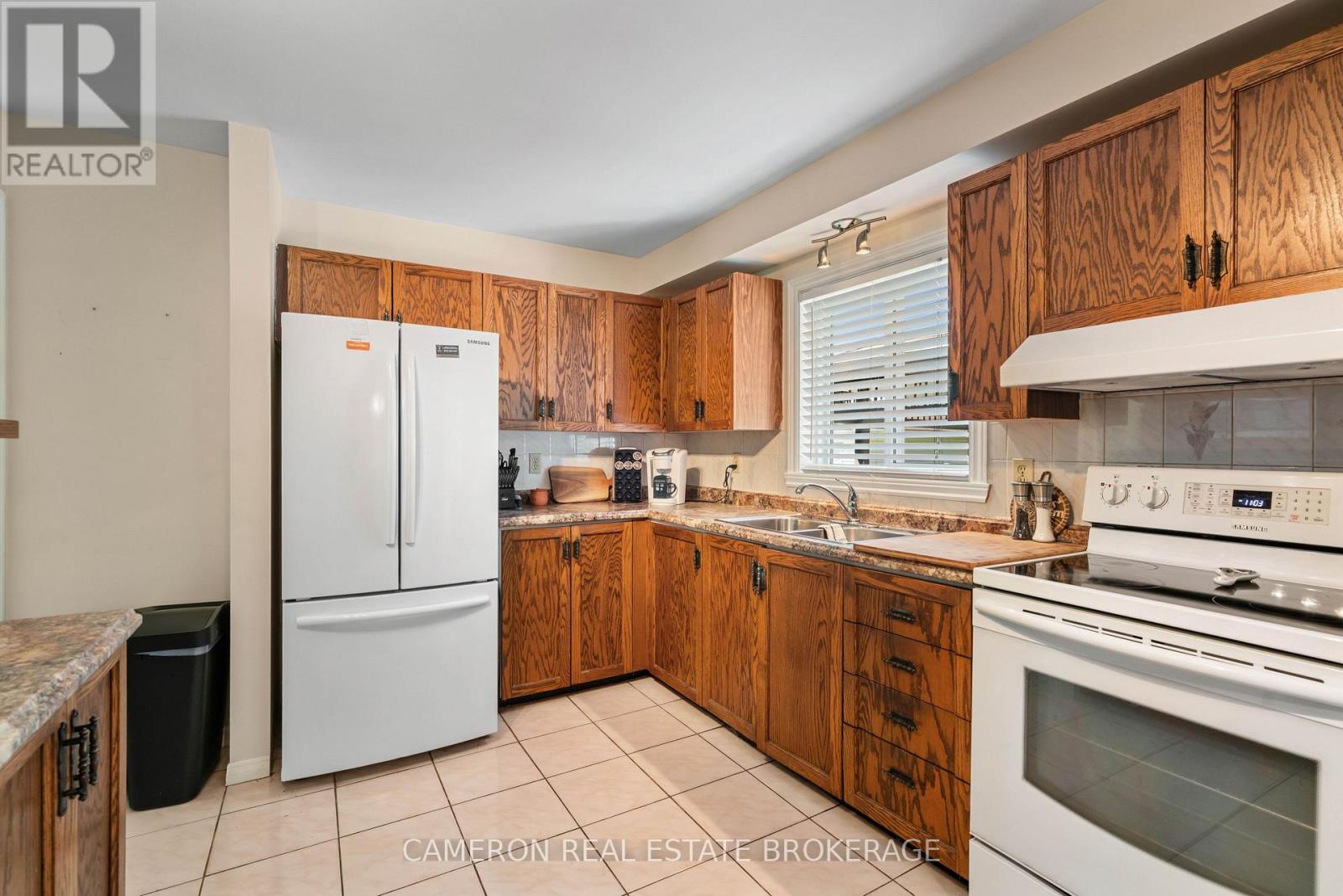 368 ANGELA CRESCENT - 13