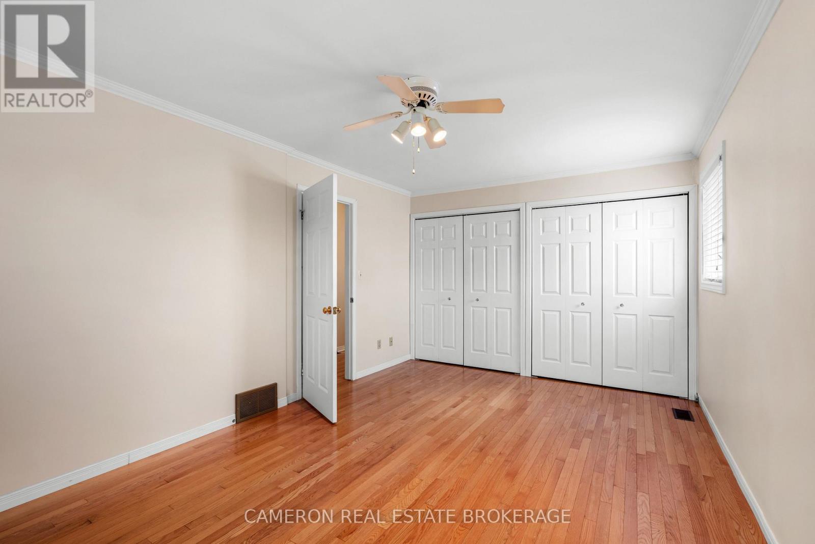 368 ANGELA CRESCENT - 19