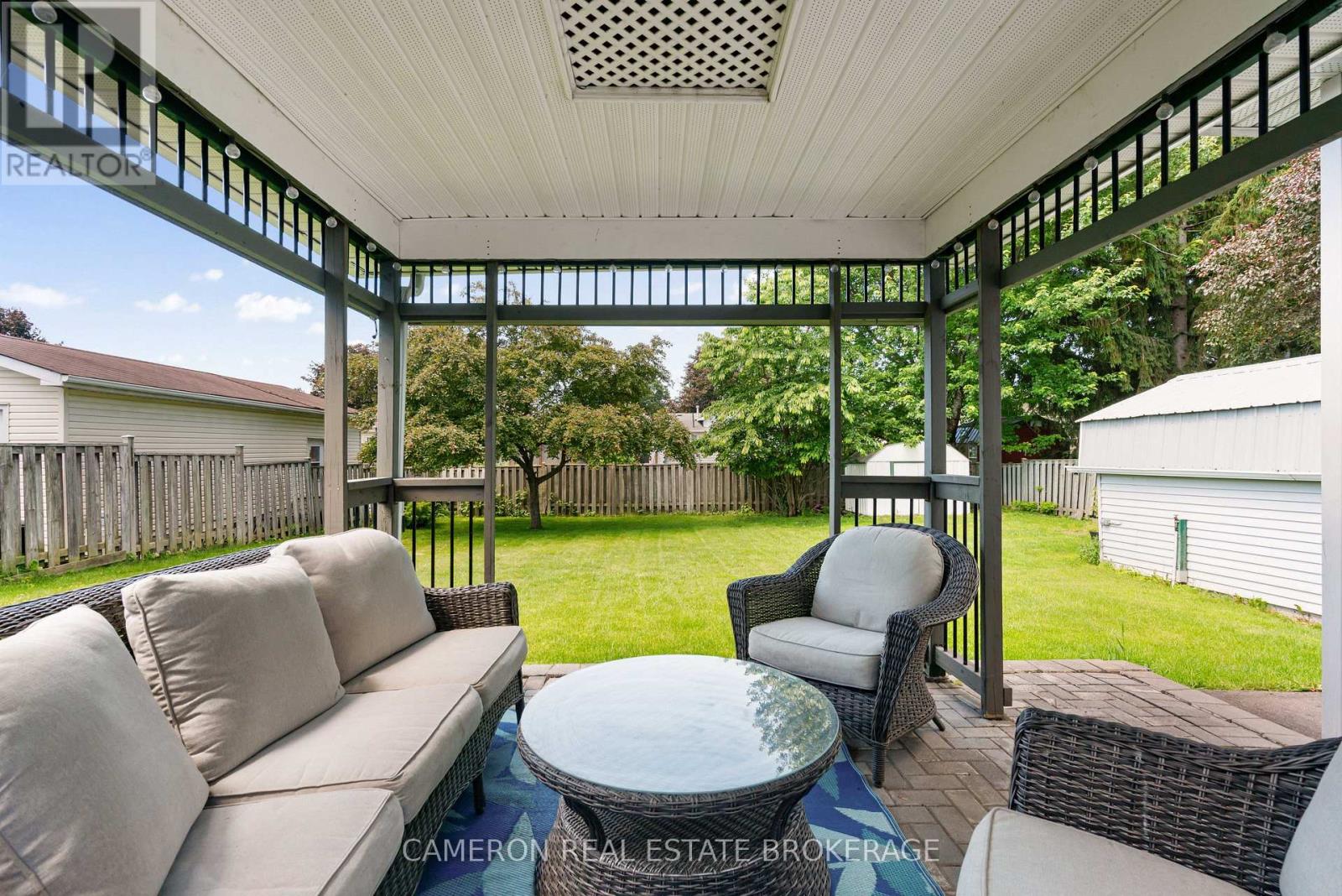 368 ANGELA CRESCENT - 33