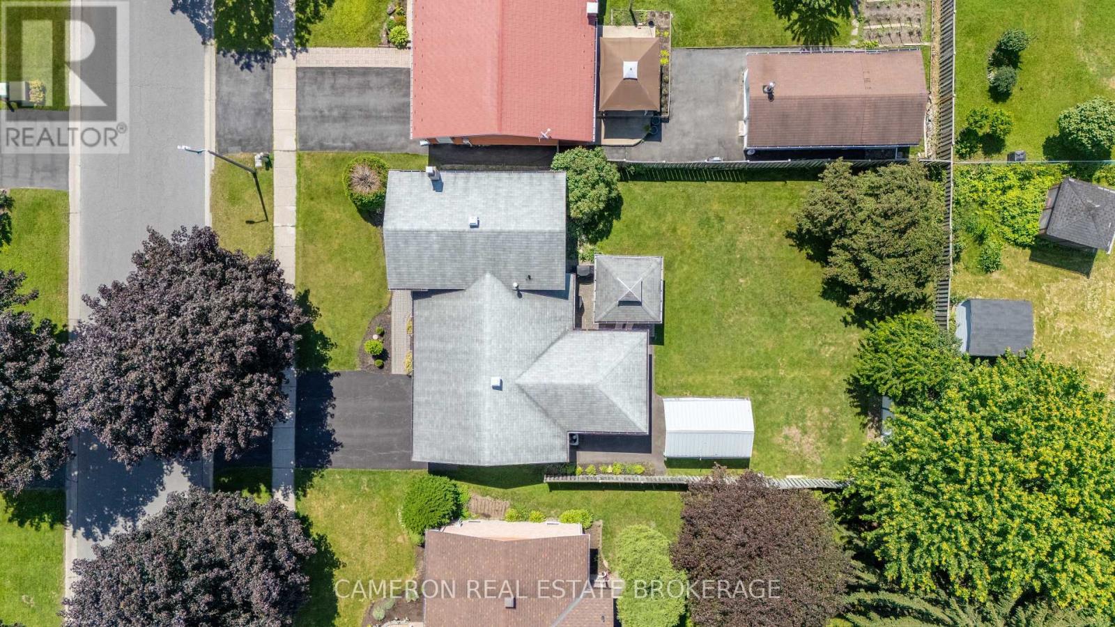 368 ANGELA CRESCENT - 38
