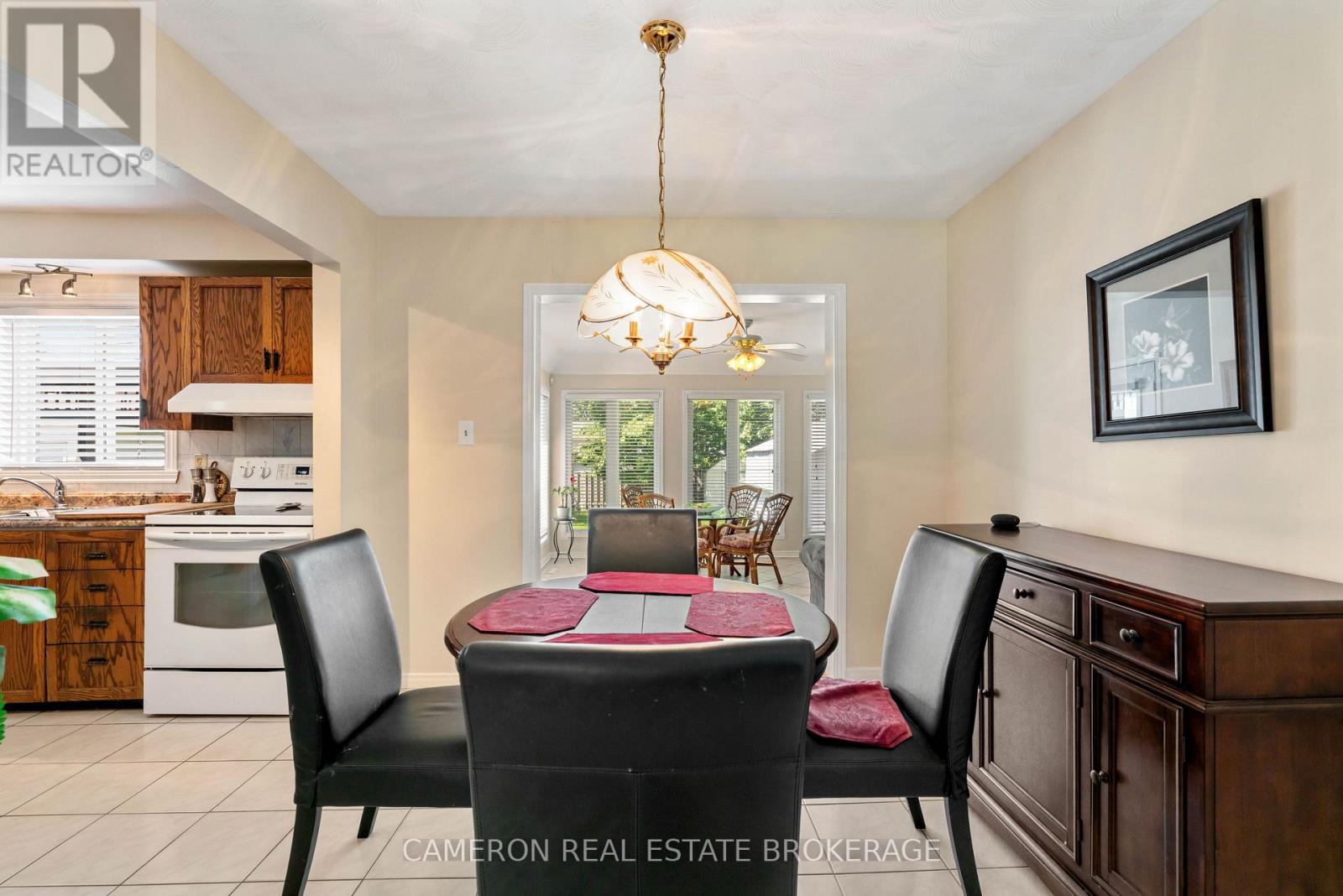 368 ANGELA CRESCENT - 10