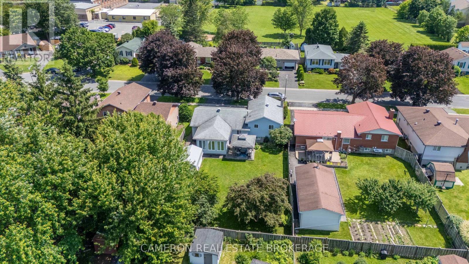 368 ANGELA CRESCENT - 41