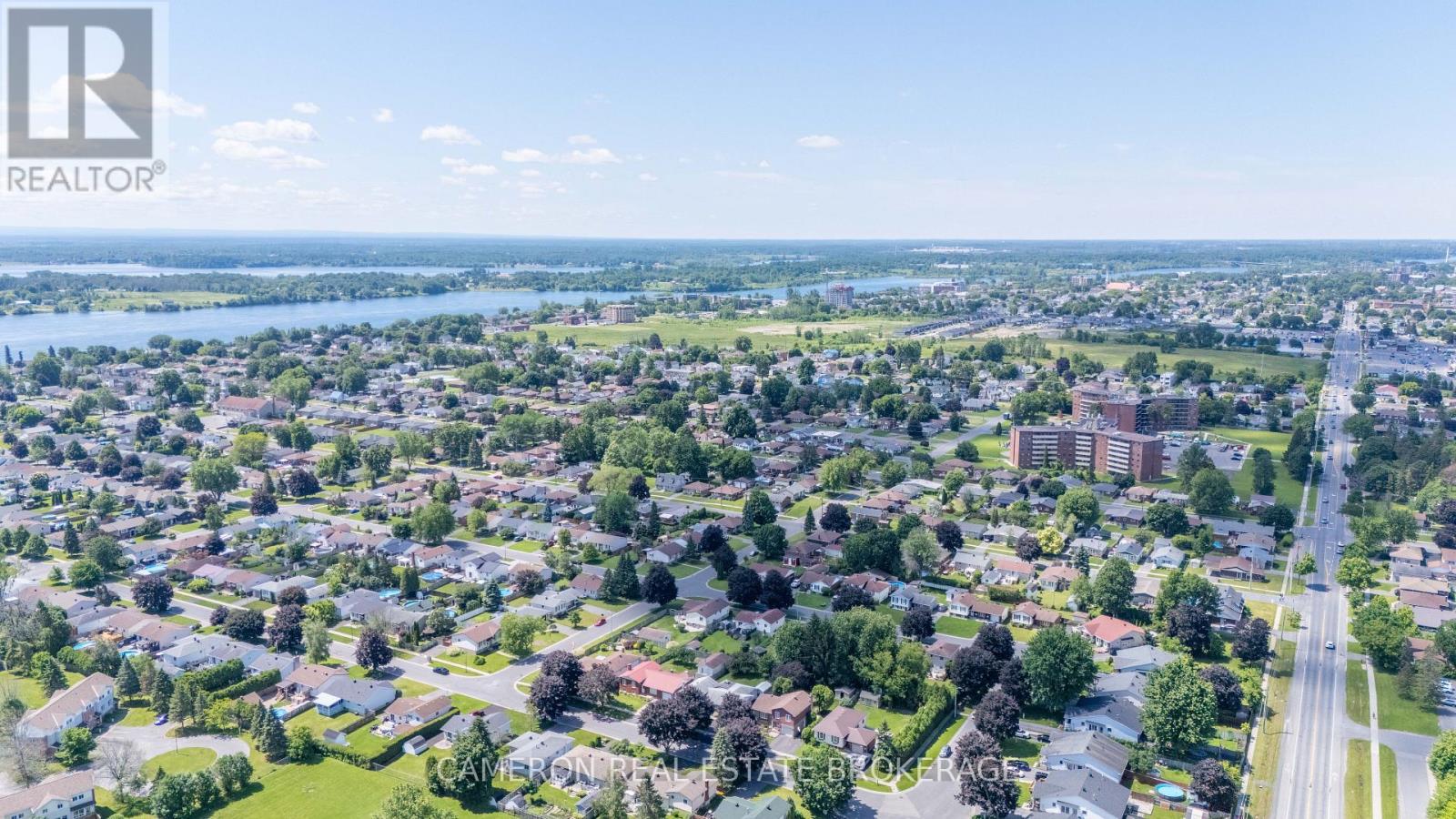 368 ANGELA CRESCENT - 43