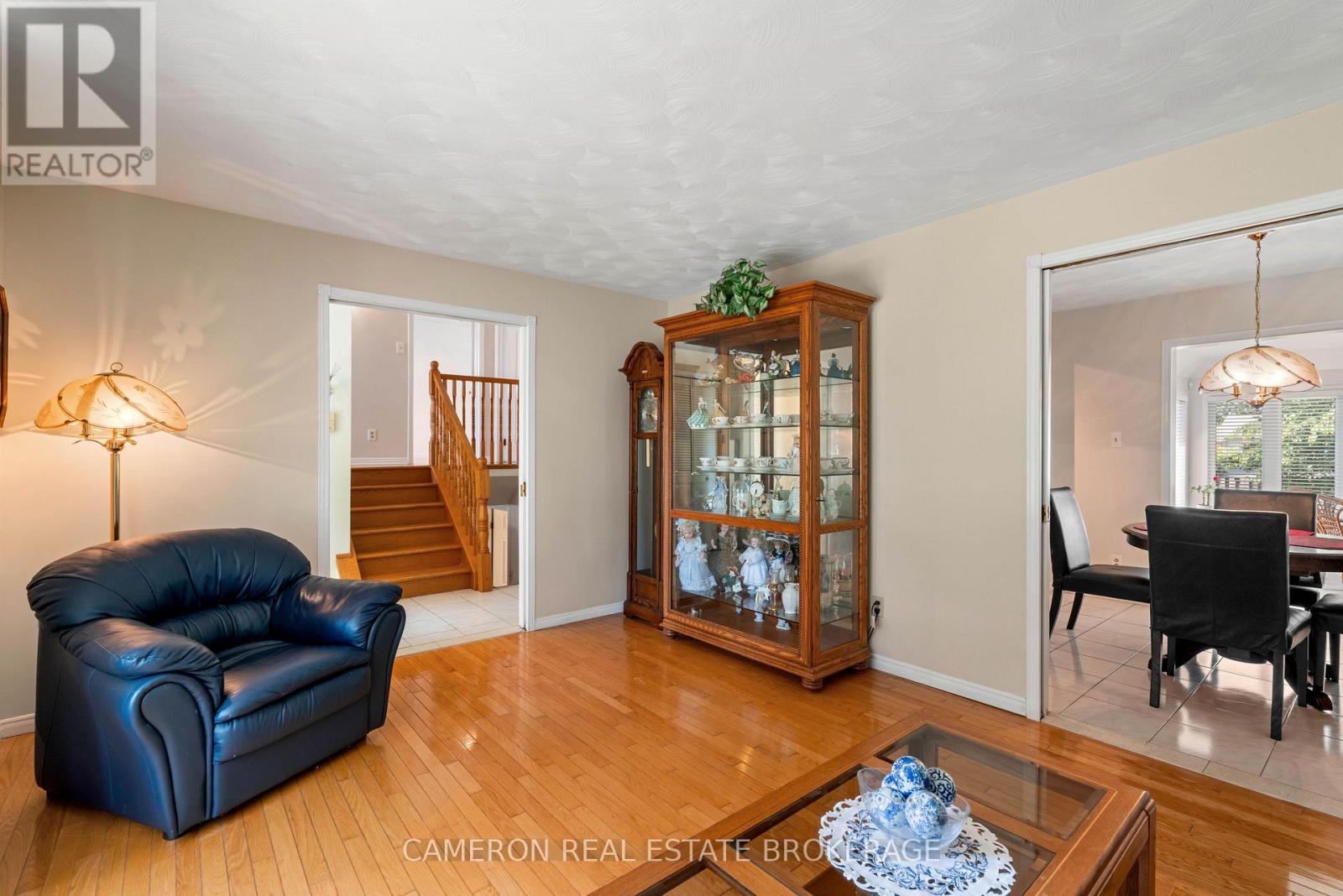368 ANGELA CRESCENT - 8