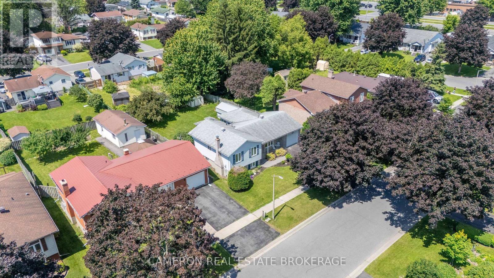 368 ANGELA CRESCENT - 36