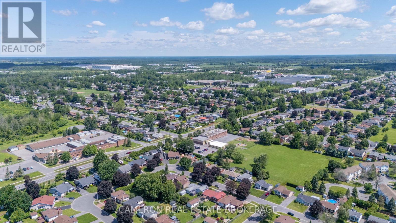 368 ANGELA CRESCENT - 42