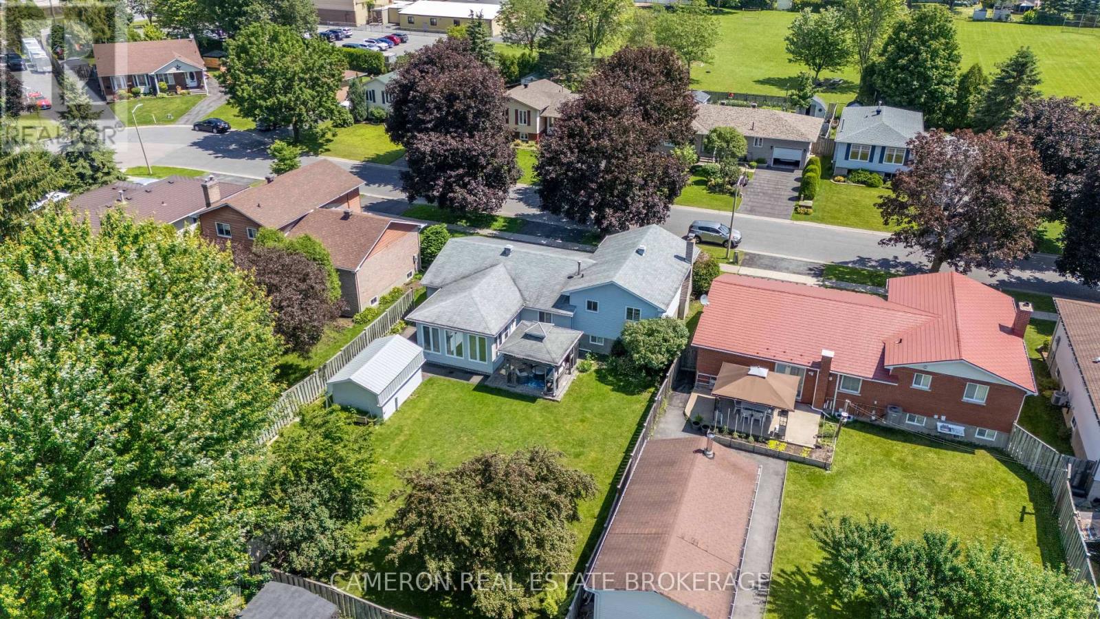 368 ANGELA CRESCENT - 40
