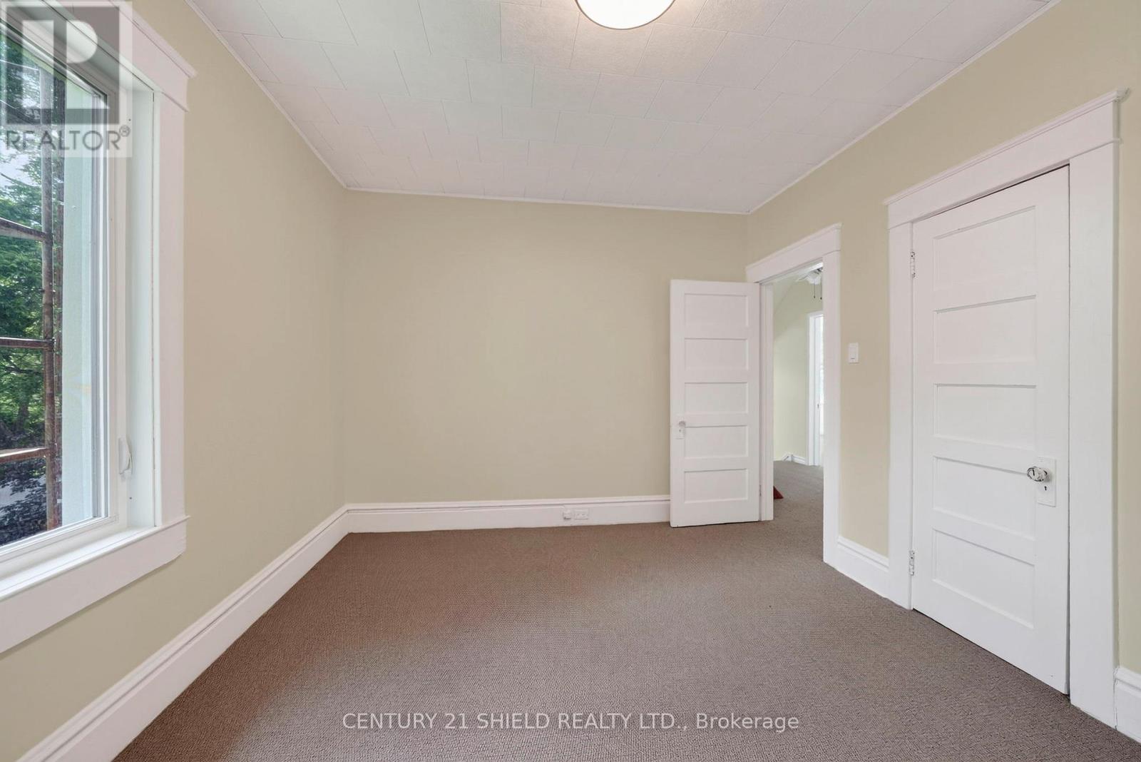 25 FRONT STREET - 34