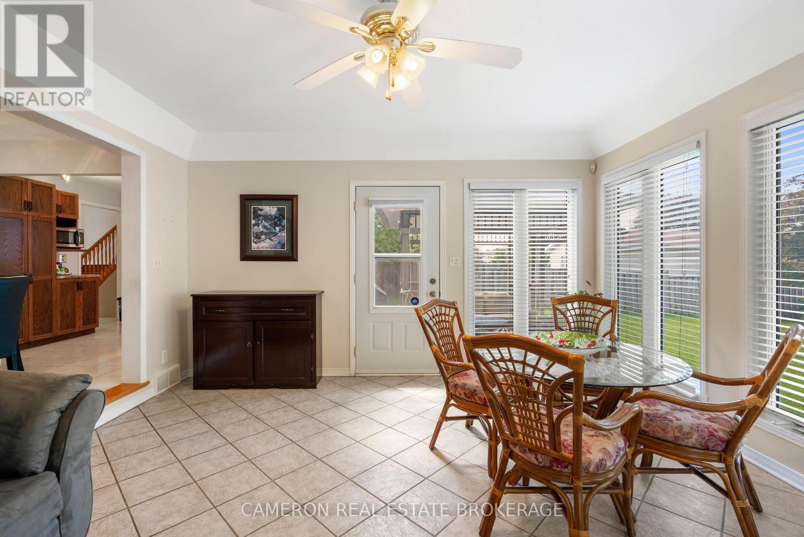 368 ANGELA CRESCENT - 17