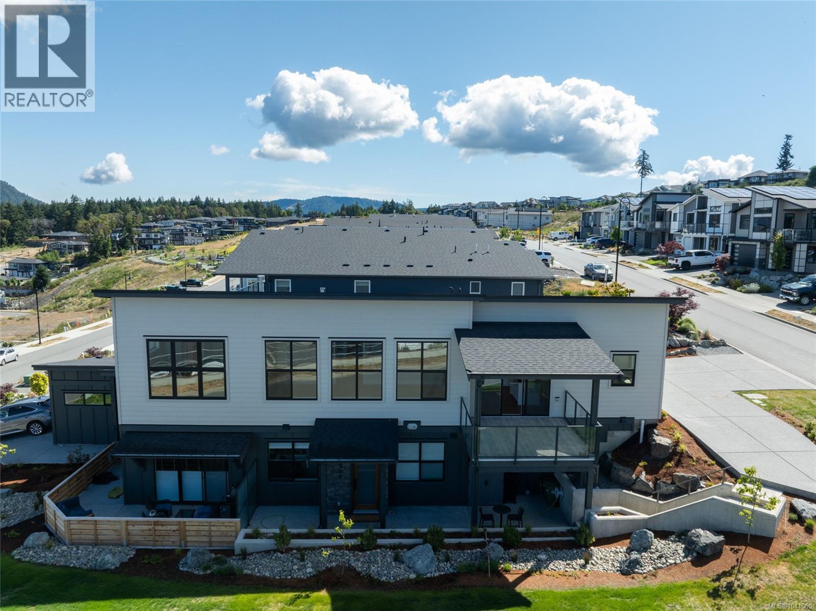 3227 Woodrush Dr - 32