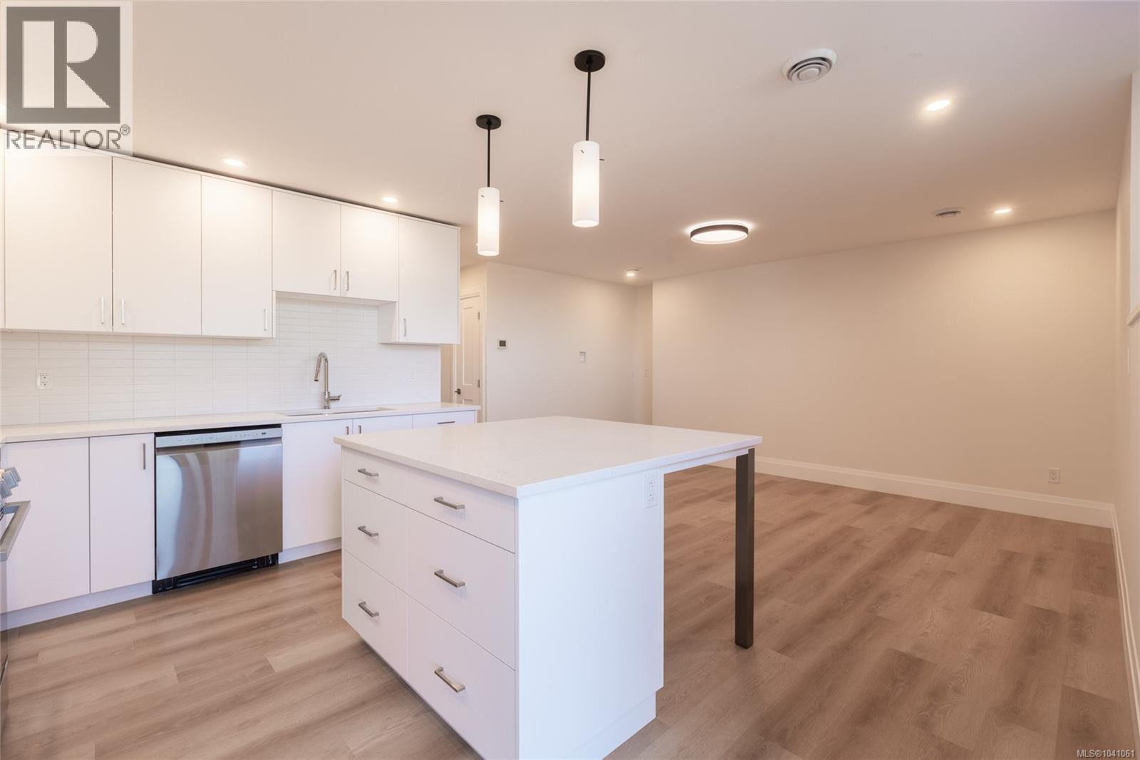 3228 Woodrush Dr - 2