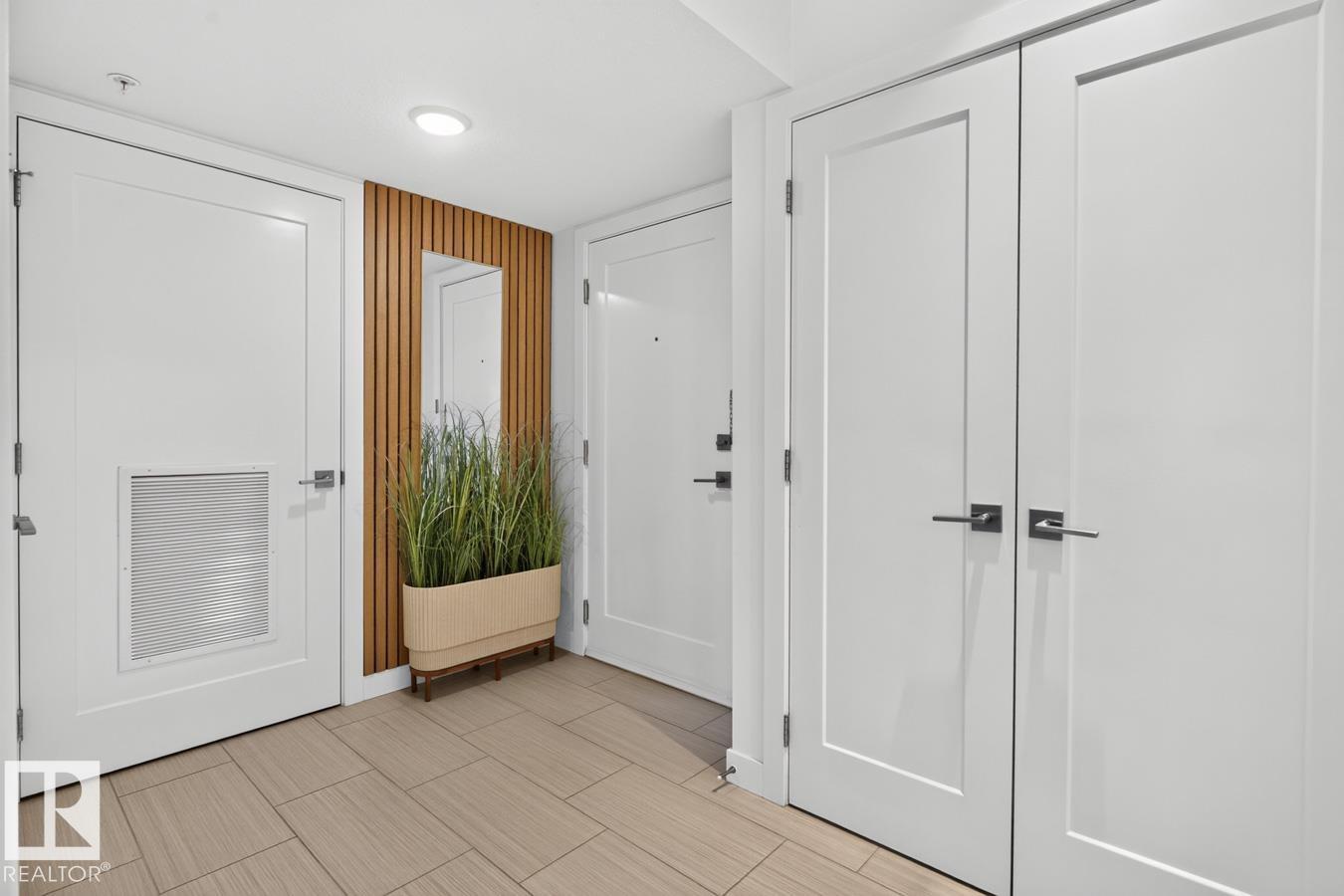 #207 5025 EDGEMONT BV NW — photo 8