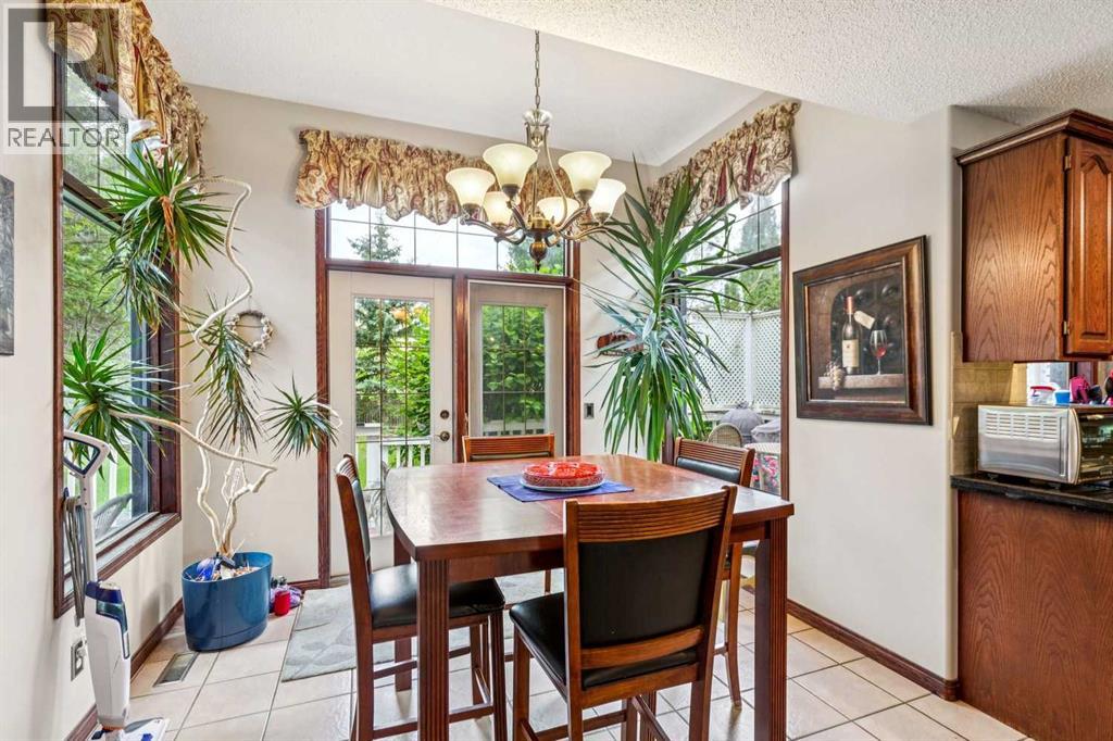 27 Valley Creek Bay NW — photo 12