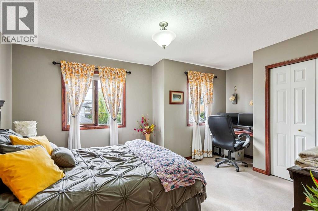 27 Valley Creek Bay NW — photo 24