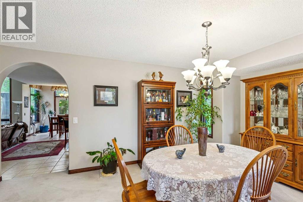 27 Valley Creek Bay NW — photo 8