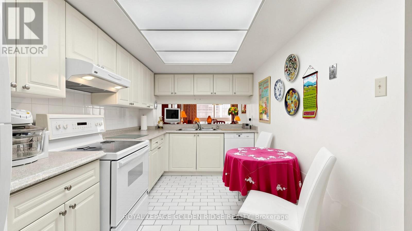 #1003 5 KENNETH AVENUE - 13
