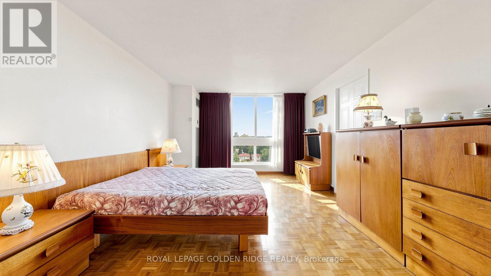 #1003 5 KENNETH AVENUE - 22