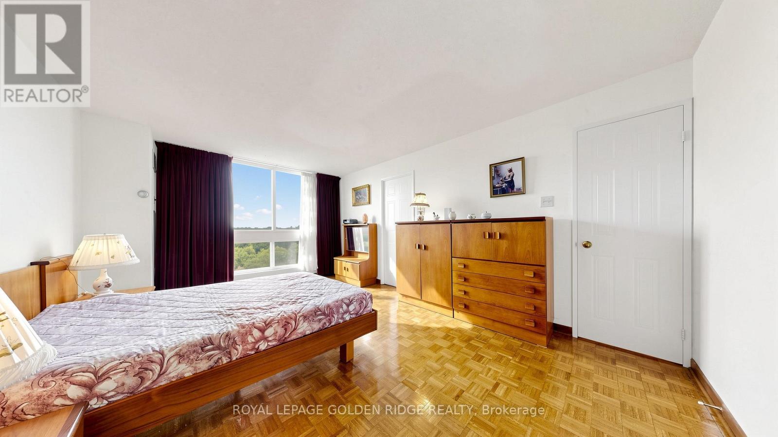 #1003 5 KENNETH AVENUE - 23