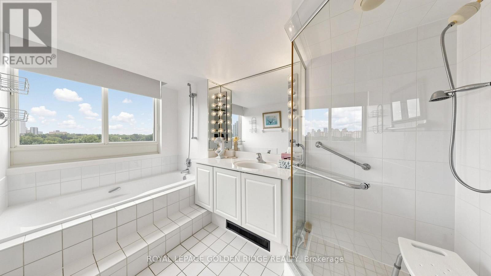 #1003 5 KENNETH AVENUE - 28