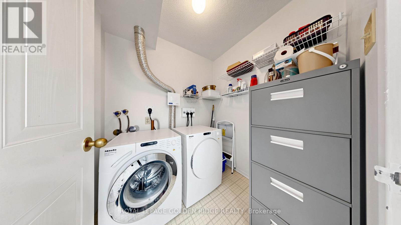 #1003 5 KENNETH AVENUE - 33