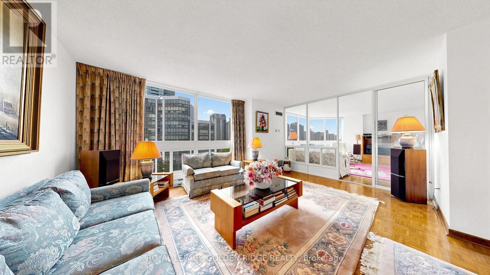 #1003 5 KENNETH AVENUE - 4