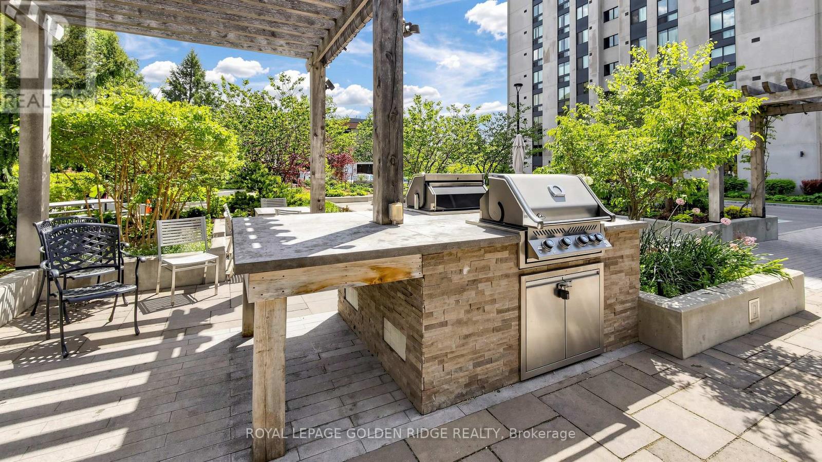 #1003 5 KENNETH AVENUE - 44